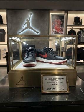 Jordan Flight Woman’s  23 'Stardom' Sneakers - Black/Red